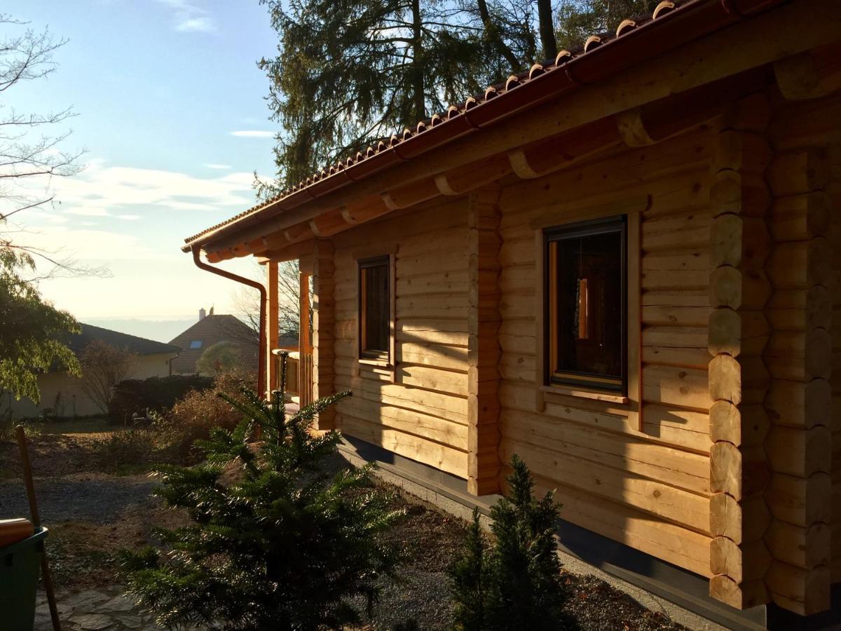 Blockhaus Chalet Mit Beheizbarem Badefass Und Infrarotsauna Auf Der Terrasse Oberschützen المظهر الخارجي الصورة